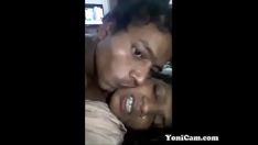 Jouer Desi gf baise sévèrement son petit ami