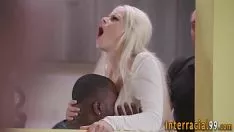 Play Married woman gets racial dpd
