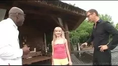 Reproduzir Rocco siffredi e um negro fodem o sasha loira gostosa da janela... qualquer pornô