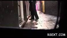 Oynat Büyük göğüslü etek kıllı geçer