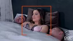 Abspielen Gefräßige weiche Schlampe - Evelina Favorit bekommt Öffnung mmf Triade