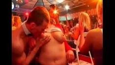 Riproduci Santo uomo cazzo di porno