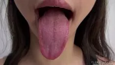 播放 吐口水