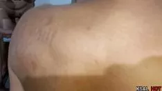 Reproducir La milf danny hot folla con 4 gumshoes de quaternity de são saul de tarso y tiene esa juerga de borrachos, y se baña en milk river