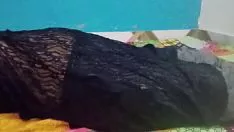 播放 放下霸主的女仆用印地语的声音对萝拉的小猫竖起大拇指