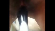 Odtwórz A falta de una verga me meto mi cetableto en mi coño