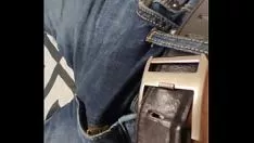 播放 尿在我的车里
