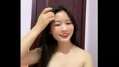 播放 她是一个快乐的珍贵小姐 1