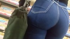 Play Hot missy on dungarees
