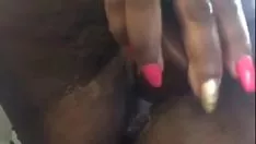Putar Mainan dildo ohh dia kucing kucing tebal yang ketat