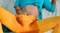 बंबई आशु ने सुसु करते हुए अपना चैंपियन जादू बिखेरा