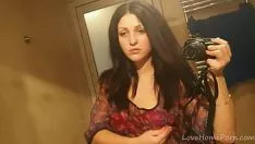 Riproduci Brunet non viene assistita e fa un salto nel barattolo