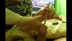 Reproduzir Minha garota olhando meu sapato de borracha