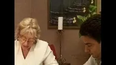 Jouer blond granny noeud fucworld-batteur