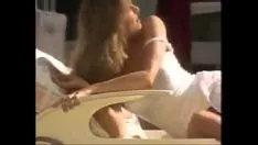 تشغيل ميليندا ساتشمو عارية تمثال البركة