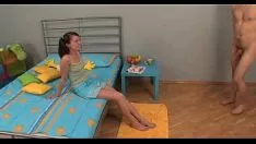 Redare domnişoară subţire şi veselă