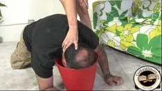 تشغيل mantrap الاشقر يمس الرجل الأسود ليمارس الجنس بشدة