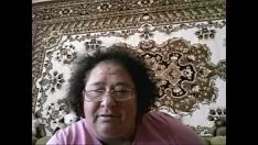Jouer .com 2281412 52 ans noeud de grand-mère russe a besoin de sashay de jeunesse