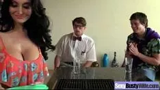 Reproduzir (ava addams) peitos grandes de videira de melão mulher casada espancada severamente título mov-08