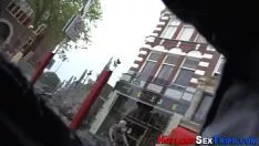 Reproduzir Prostituta holandesa submetida a um golpe de cumeeira