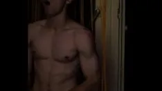 Riproduci Il ragazzo si diverte mentre la sua matrigna non è a casa
