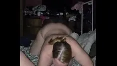 تشغيل Preggo اللسان ثم أطلب منها الحصول على أعلى لcreampie