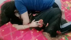 Reproducir La caliente esposa desi Pooja y el apasionante encuentro de su amante Aman con una gran polla y grandes tetas
