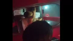 播放 与我的男朋友进行激烈的性爱，并射精完成