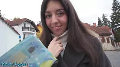 Jouer Agent public Petite russe Katty West : pipe en POV et baise avec une grosse bite