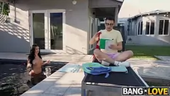 Riproduci La matrigna Danae Mari dà una facile A a Johnny Love in un incontro hardcore