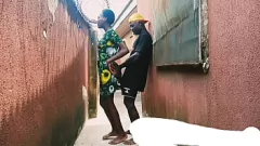 চালান নেবারহুড সেক্স গেম: একটি কালো স্টাডের সাথে চর্মসার গৃহবধূদের নিষিদ্ধ মুখোমুখি