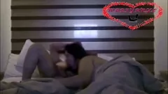 تشغيل شاهد هذه الزوجة الفاسقة لاتينا الساخنة تحصل على مارس الجنس من قبل صديقتها بينما يشاهد زوجها الديوث في رهبة