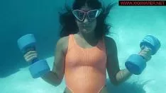 تشغيل المغمورة تقدم ميخا الورم الجمنازي المغمور
