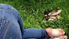 Riproduci Ho bisogno che tu venga sui miei piedi morbidi oliati - la gente sceglie usciere!
