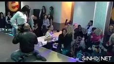 चलाएँ गर्म समूह सेक्स