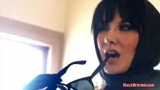 播放 与热情的女学生调教